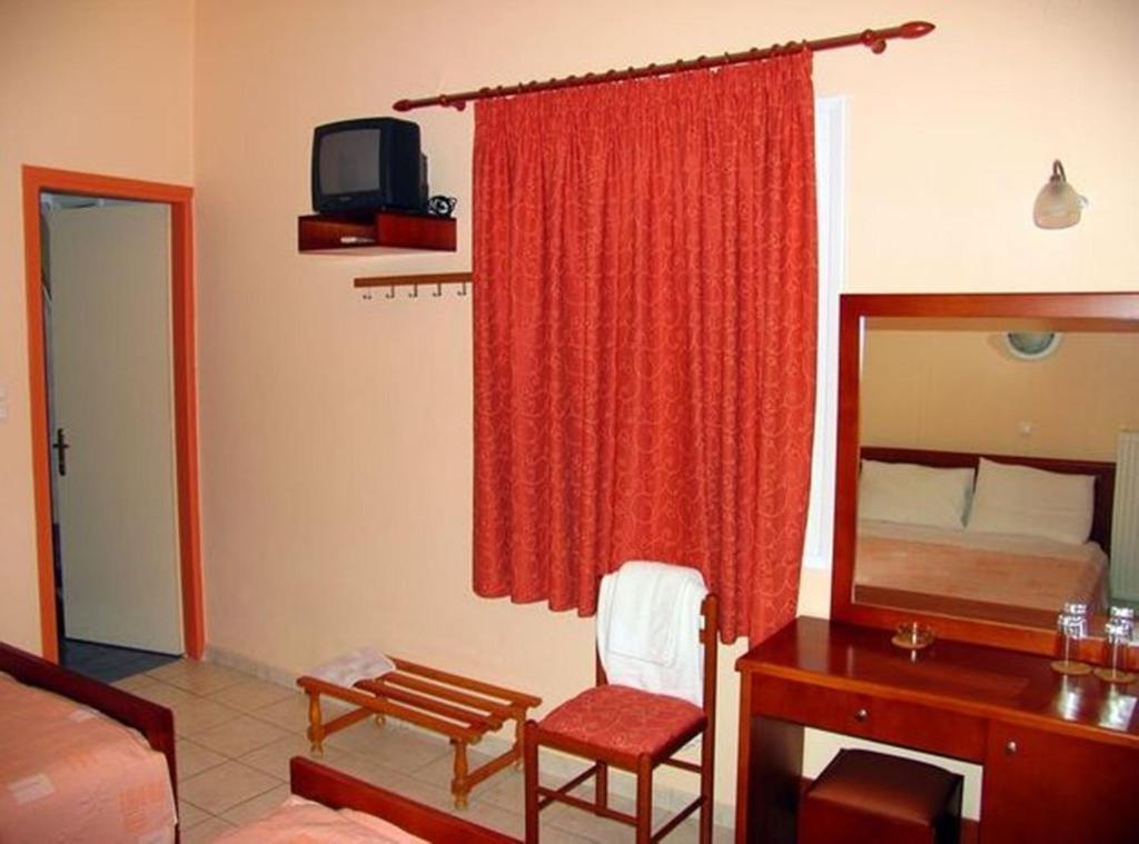 Apollon Hotel Tirós Quarto foto