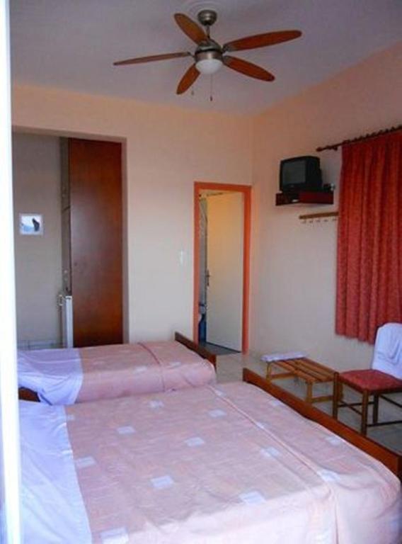 Apollon Hotel Tirós Quarto foto